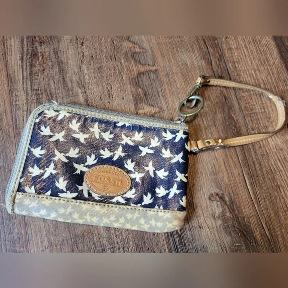 Fossil Zip Around Wristlet - Retired Bird Print - Picture 1 of 6